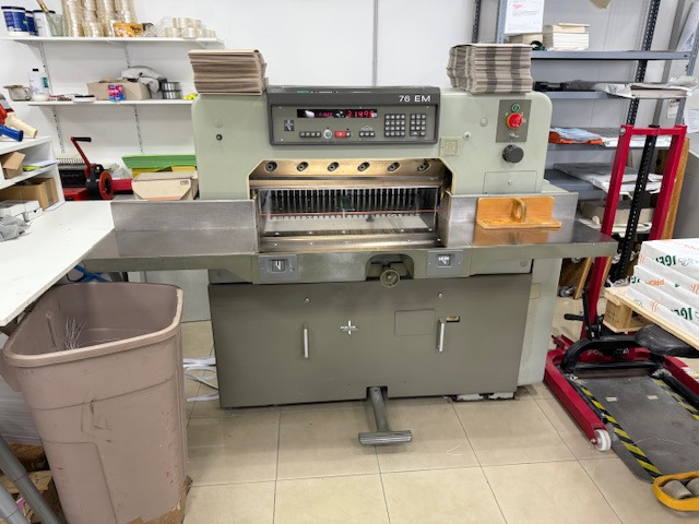 POLAR 76 EM - Машина за рязане на хартия: снимка 1 POLAR 76 EM - Машина за рязане на хартия: снимка 1