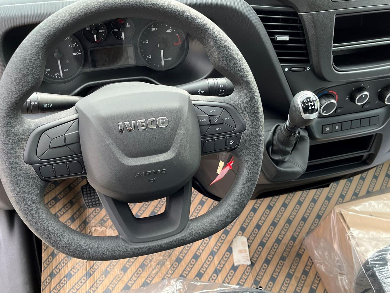 Iveco DAILY VAN, 2,3D 156k, 35S16 V - Товарен бус: снимка 4 Iveco DAILY VAN, 2,3D 156k, 35S16 V - Товарен бус: снимка 4