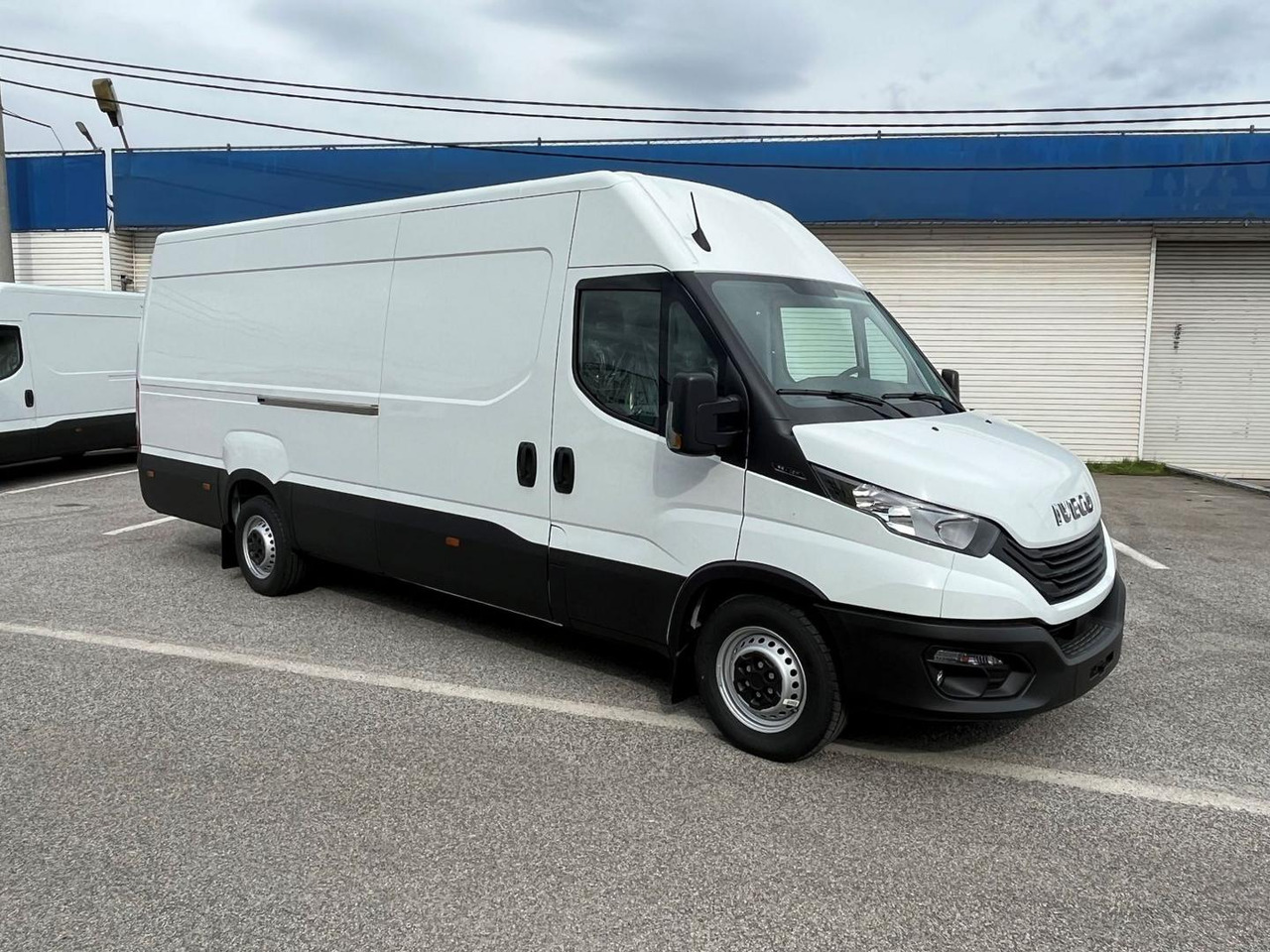Iveco DAILY VAN, 3.0 D 176k, 35S18H V Evolution H2 - Товарен бус: снимка 4 Iveco DAILY VAN, 3.0 D 176k, 35S18H V Evolution H2 - Товарен бус: снимка 4