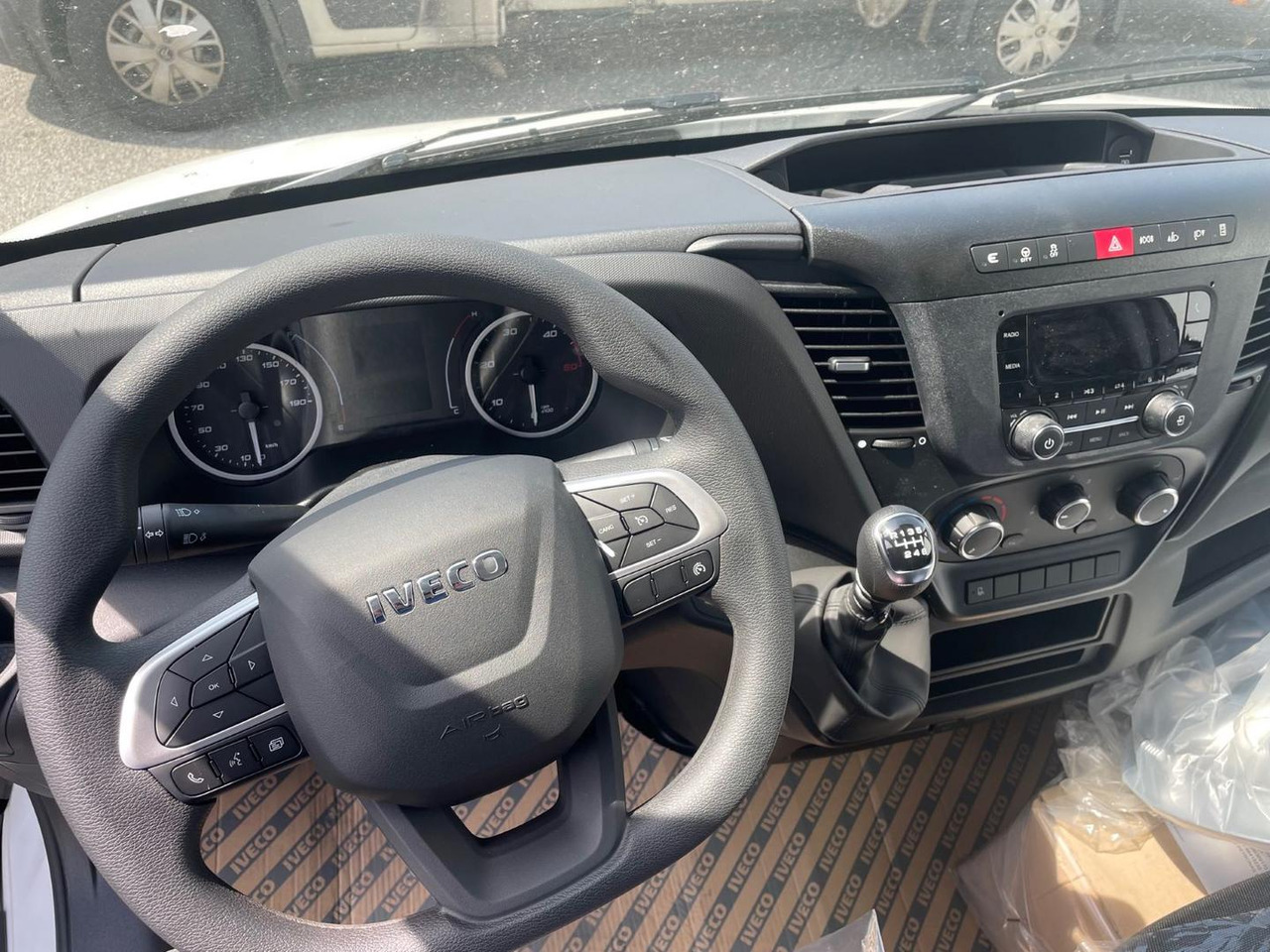 Iveco DAILY VAN, 3.0 D 176k, 35S18H V Evolution H2 - Товарен бус: снимка 5 Iveco DAILY VAN, 3.0 D 176k, 35S18H V Evolution H2 - Товарен бус: снимка 5