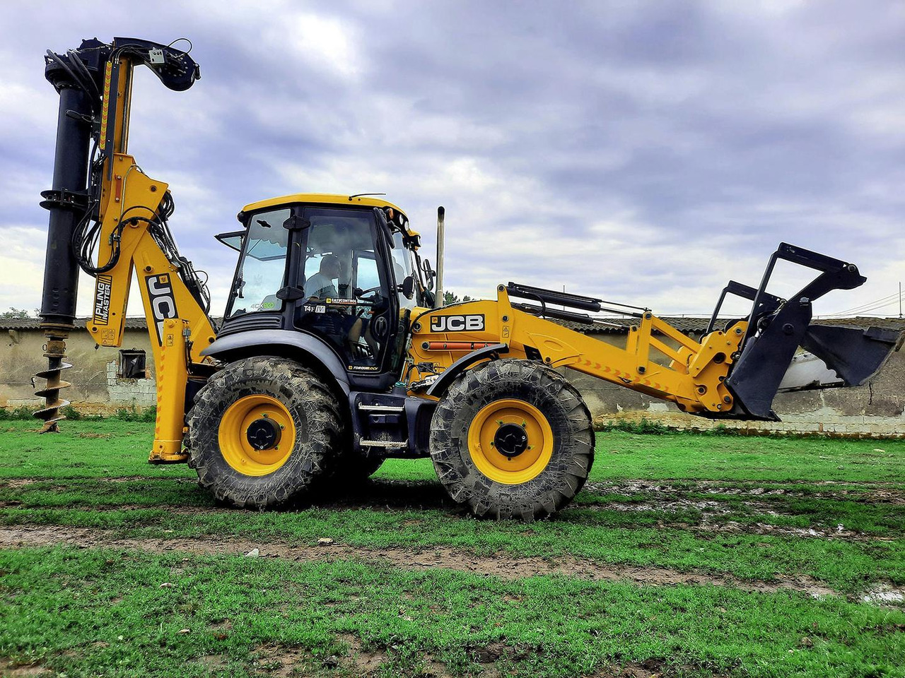 JCB 4CX, Vrtná súprava, Traktobager - Багер-товарач: снимка 1 JCB 4CX, Vrtná súprava, Traktobager - Багер-товарач: снимка 1