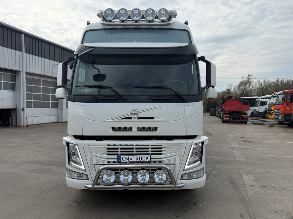 VOLVO FM 500, 2015, 8x4 tridem, S1 - Самосвал камион: снимка 2 VOLVO FM 500, 2015, 8x4 tridem, S1 - Самосвал камион: снимка 2