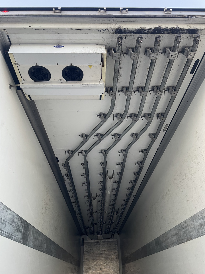 SCHMITZ SKO24 with meat hooks and 2 zone freezer - Рефрижератор полуремарке: снимка 3 SCHMITZ SKO24 with meat hooks and 2 zone freezer - Рефрижератор полуремарке: снимка 3