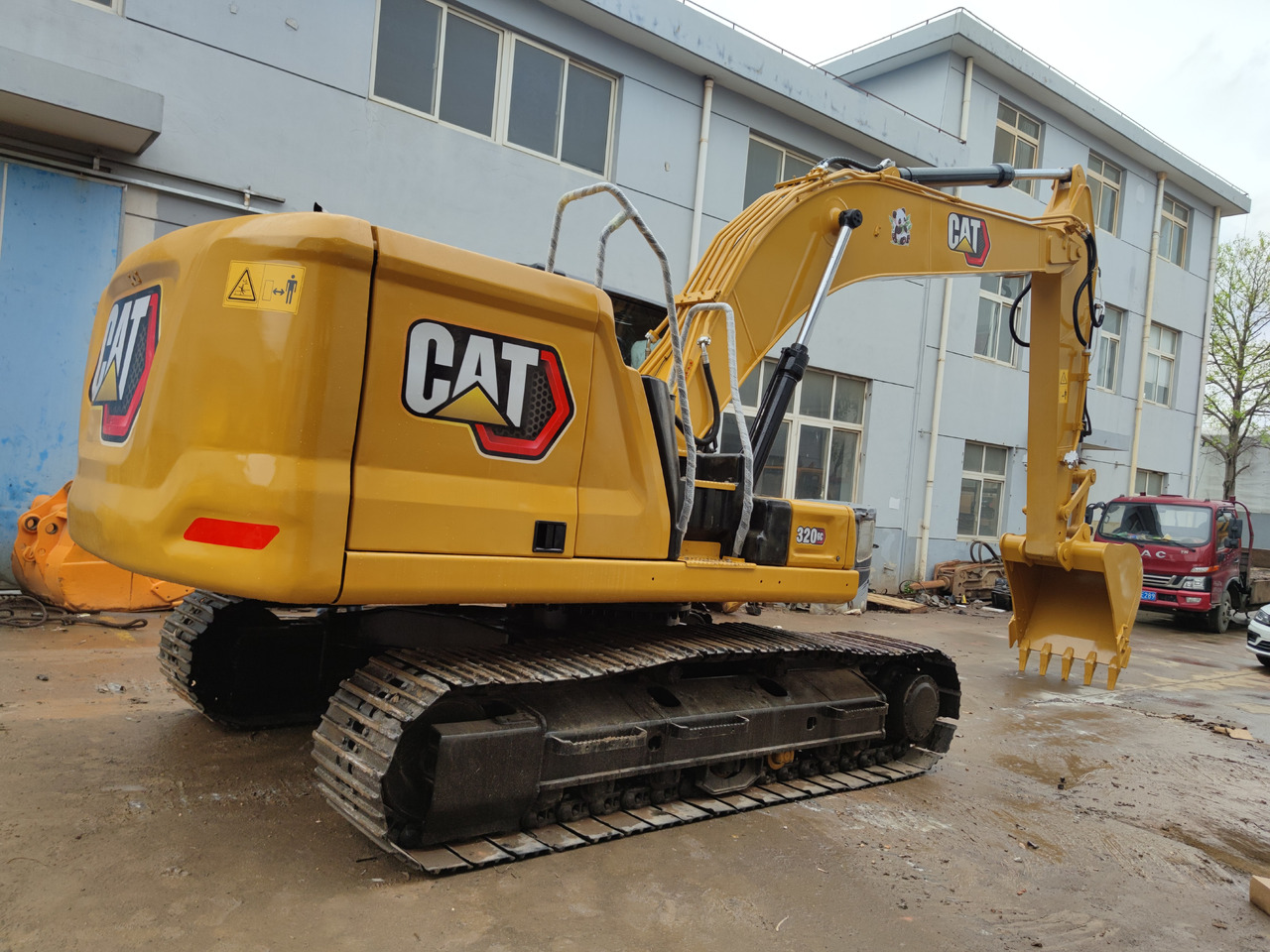 CATERPILLAR 320GC 320 used excavator - Верижен багер: снимка 2 CATERPILLAR 320GC 320 used excavator - Верижен багер: снимка 2