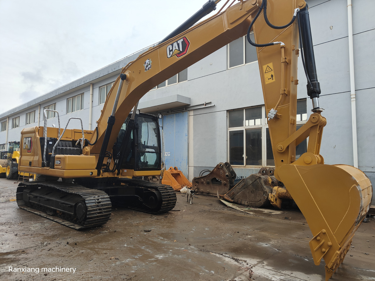 CATERPILLAR 320GC - Верижен багер: снимка 3 CATERPILLAR 320GC - Верижен багер: снимка 3
