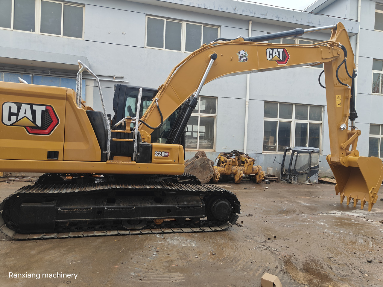 CATERPILLAR 320GC - Верижен багер: снимка 2 CATERPILLAR 320GC - Верижен багер: снимка 2