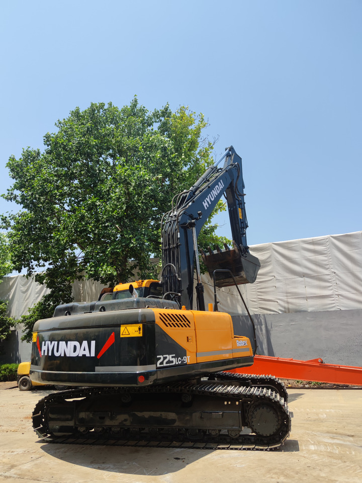 HYUNDAI 225 USED 225LC-9 EXCAVATOR - Верижен багер: снимка 2 HYUNDAI 225 USED 225LC-9 EXCAVATOR - Верижен багер: снимка 2