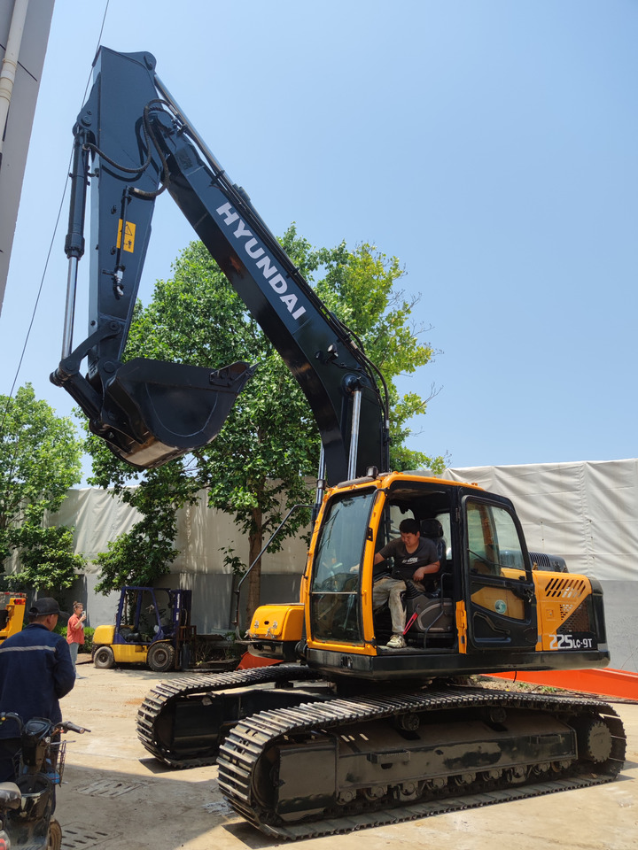 HYUNDAI 225 USED 225LC-9 EXCAVATOR - Верижен багер: снимка 3 HYUNDAI 225 USED 225LC-9 EXCAVATOR - Верижен багер: снимка 3