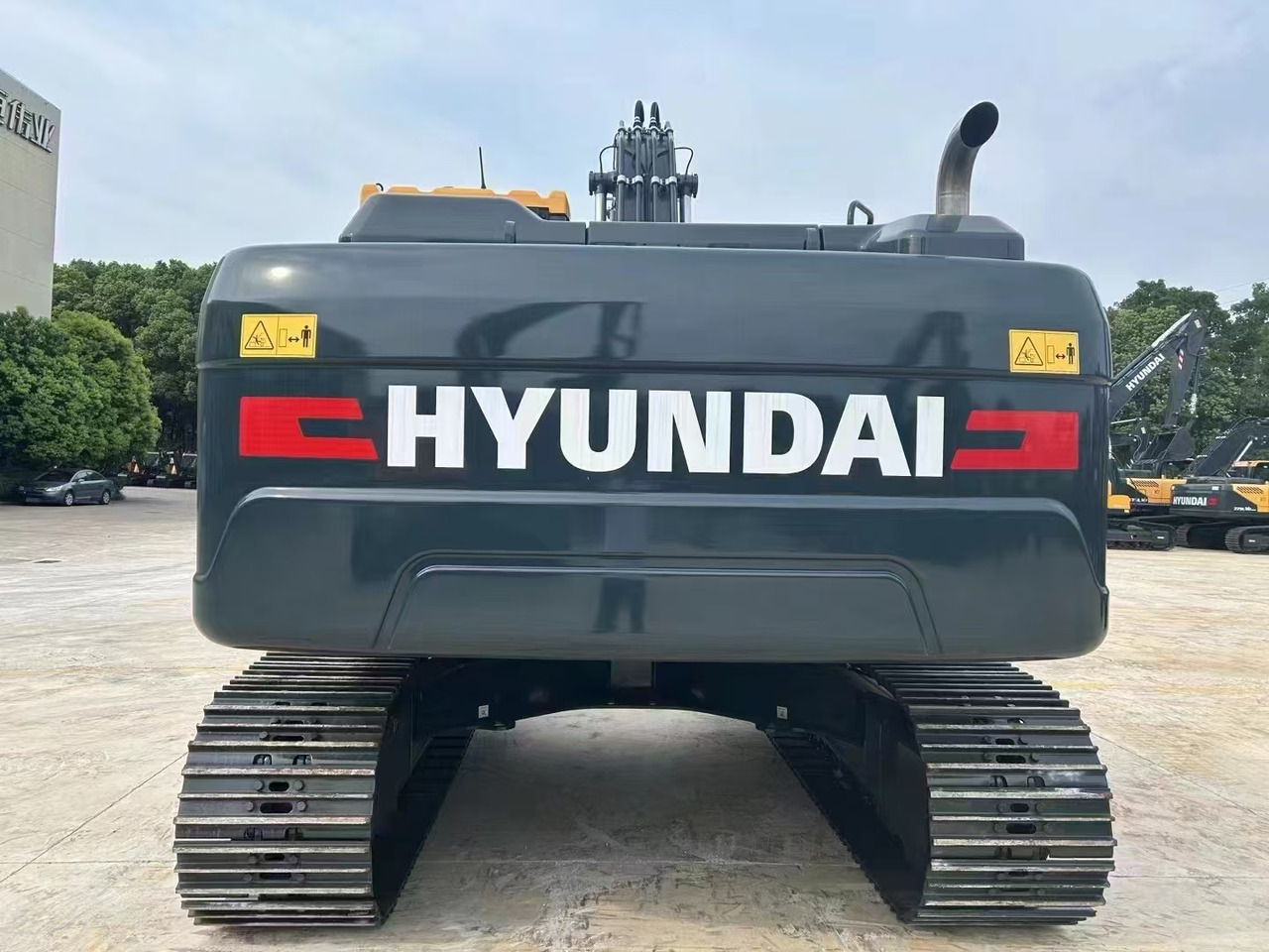 HYUNDAI HX220L - Верижен багер: снимка 3 HYUNDAI HX220L - Верижен багер: снимка 3