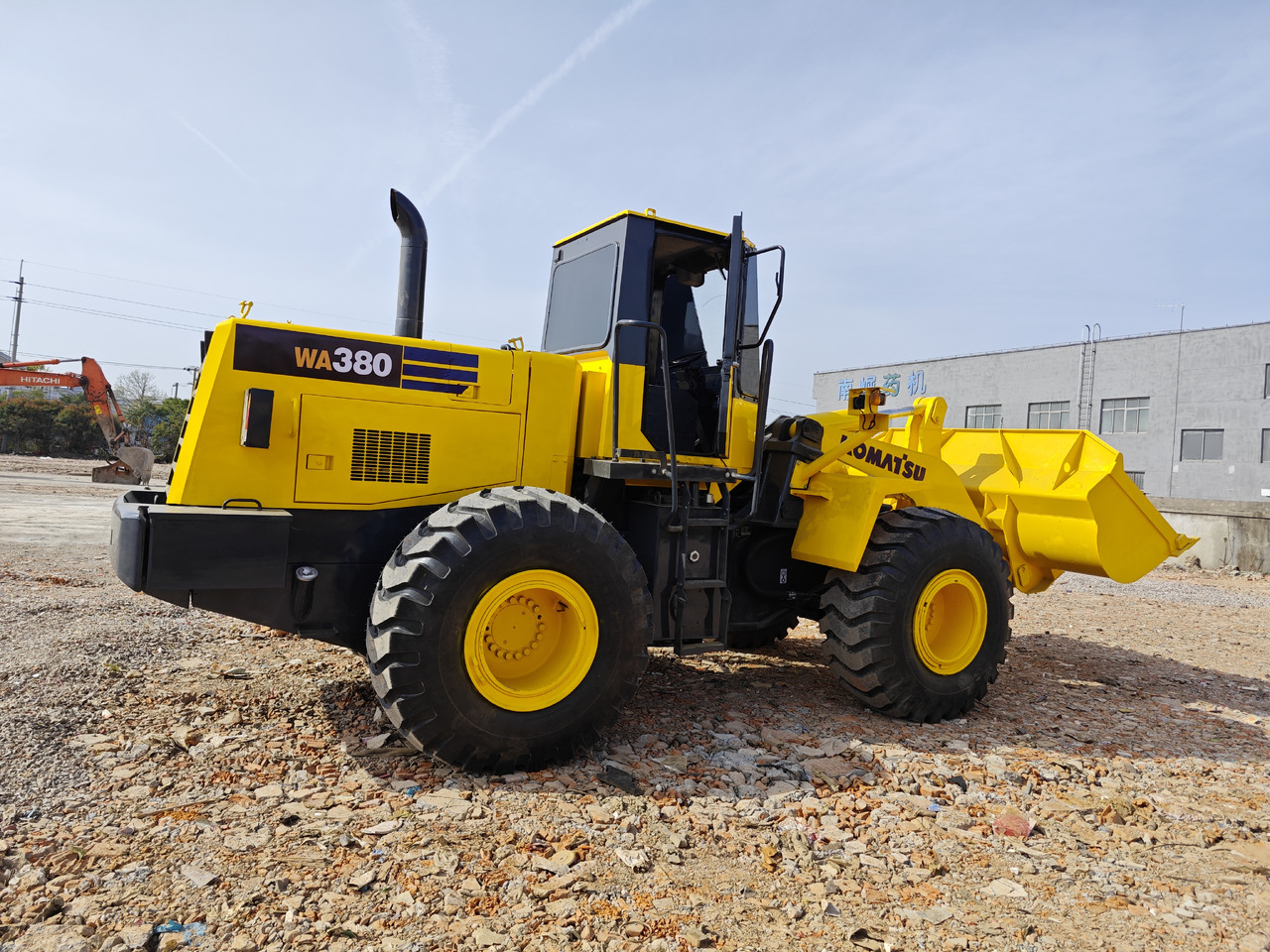 KOMATSU WA380 - Колесен товарач: снимка 4 KOMATSU WA380 - Колесен товарач: снимка 4
