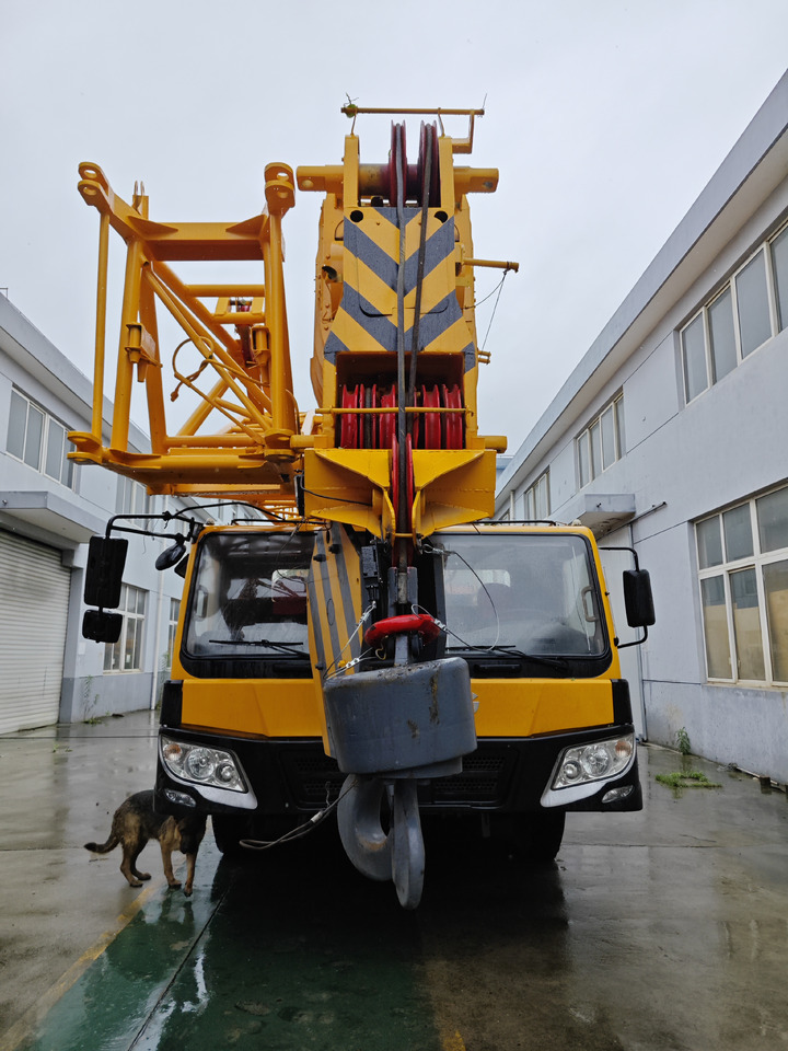 Кран за всякакви терени XCMG QY100K Used 100ton xcmg truck crane: снимка 6