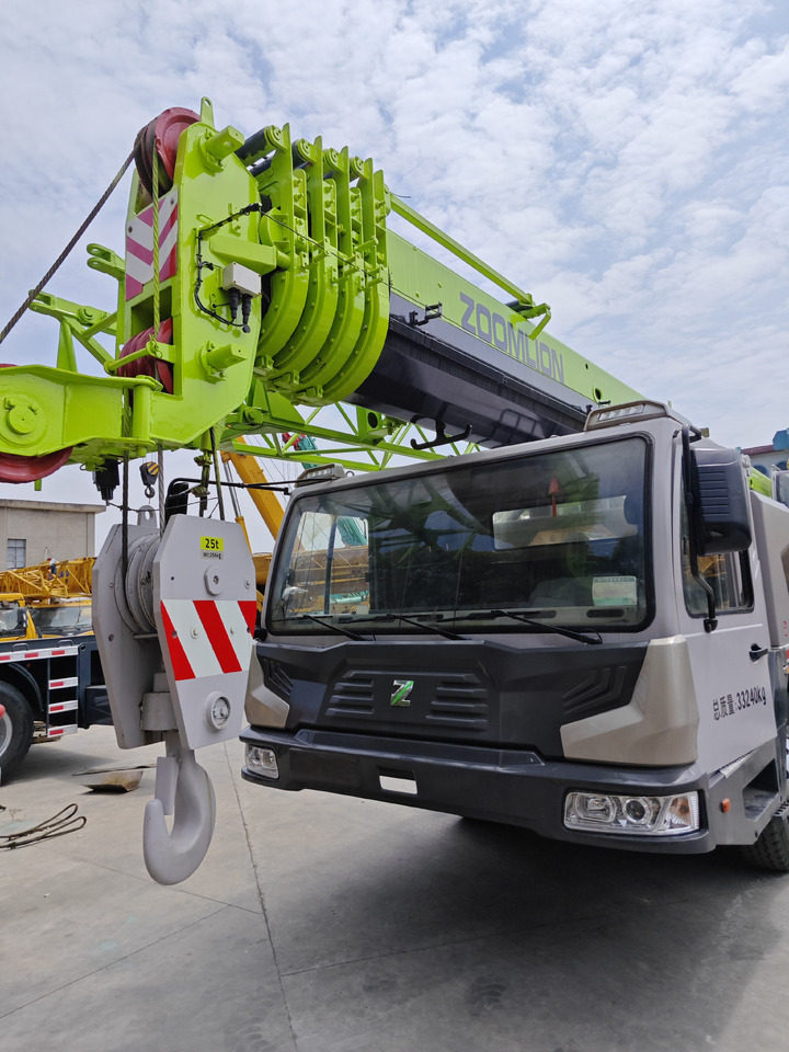 ZOOMLION ZTC251V - Автокран: снимка 3 ZOOMLION ZTC251V - Автокран: снимка 3