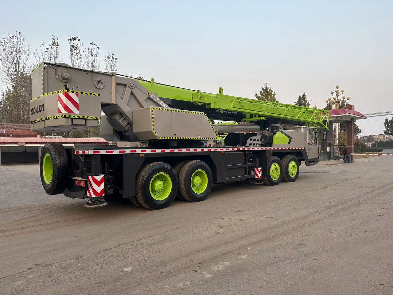 ZOOMLION ZTC700V 70ton - Автокран: снимка 3 ZOOMLION ZTC700V 70ton - Автокран: снимка 3