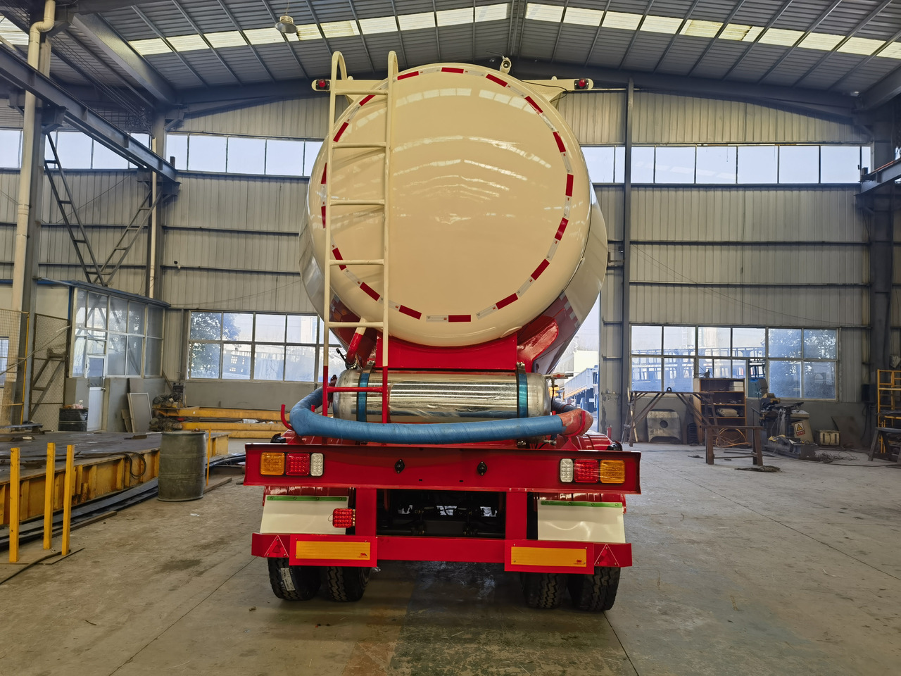 JSIE JSIE9404GFL - Полуремарке цистерна: снимка 3 JSIE JSIE9404GFL - Полуремарке цистерна: снимка 3