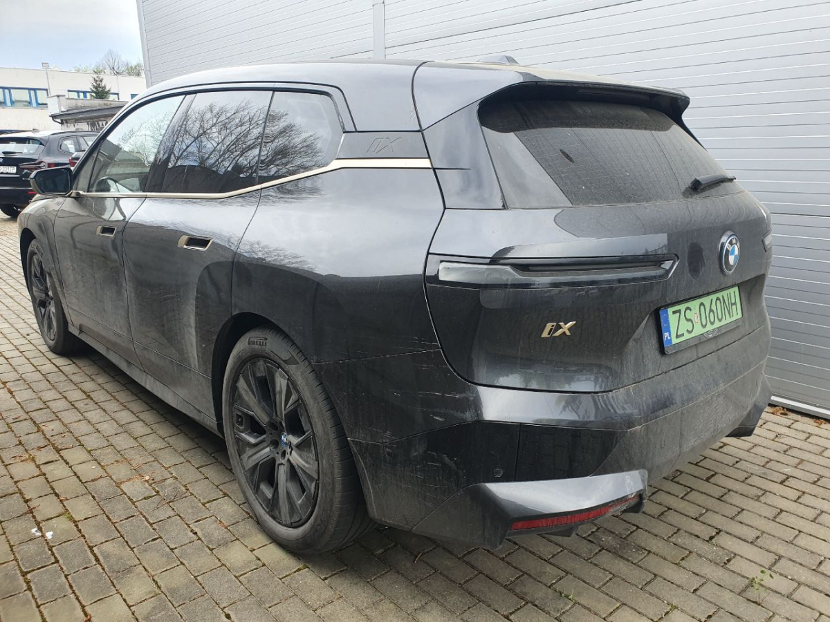 BMW iX XDRIVE40 SUV - Джип: снимка 4 BMW iX XDRIVE40 SUV - Джип: снимка 4