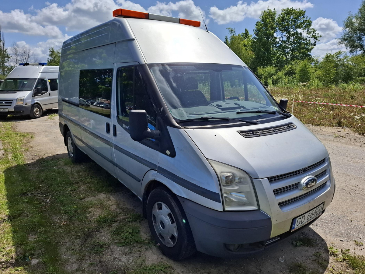 FORD TRANSIT BRYGADÓWKA - Бус с двойна кабина: снимка 1 FORD TRANSIT BRYGADÓWKA - Бус с двойна кабина: снимка 1