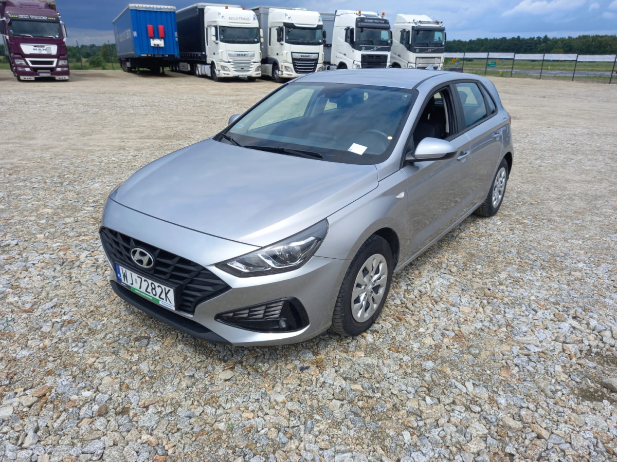 HYUNDAI I30 HATCHBACK - Хечбек: снимка 3 HYUNDAI I30 HATCHBACK - Хечбек: снимка 3
