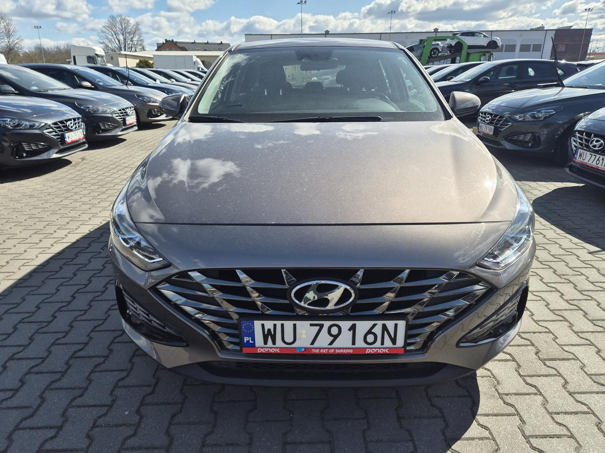 HYUNDAI I30 HATCHBACK - Хечбек: снимка 3 HYUNDAI I30 HATCHBACK - Хечбек: снимка 3