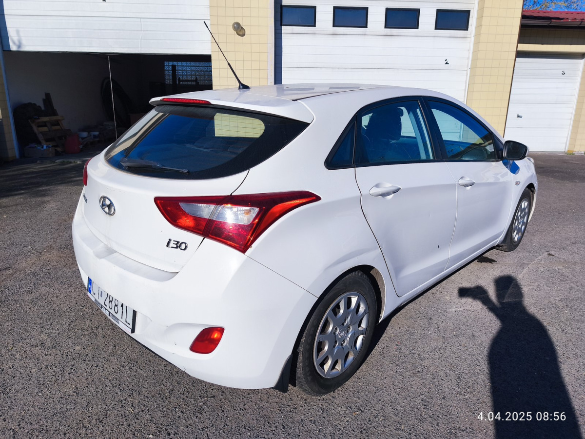 HYUNDAI I30 HATCHBACK - Хечбек: снимка 3 HYUNDAI I30 HATCHBACK - Хечбек: снимка 3