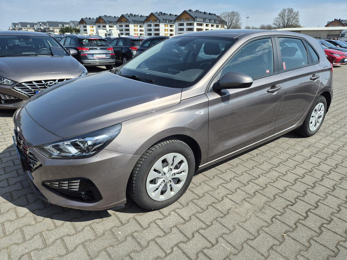 HYUNDAI I30 HATCHBACK - Хечбек: снимка 2 HYUNDAI I30 HATCHBACK - Хечбек: снимка 2