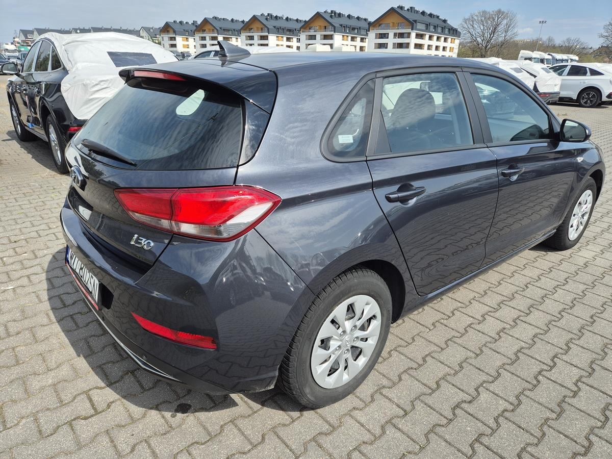 HYUNDAI I30 HATCHBACK - Хечбек: снимка 4 HYUNDAI I30 HATCHBACK - Хечбек: снимка 4