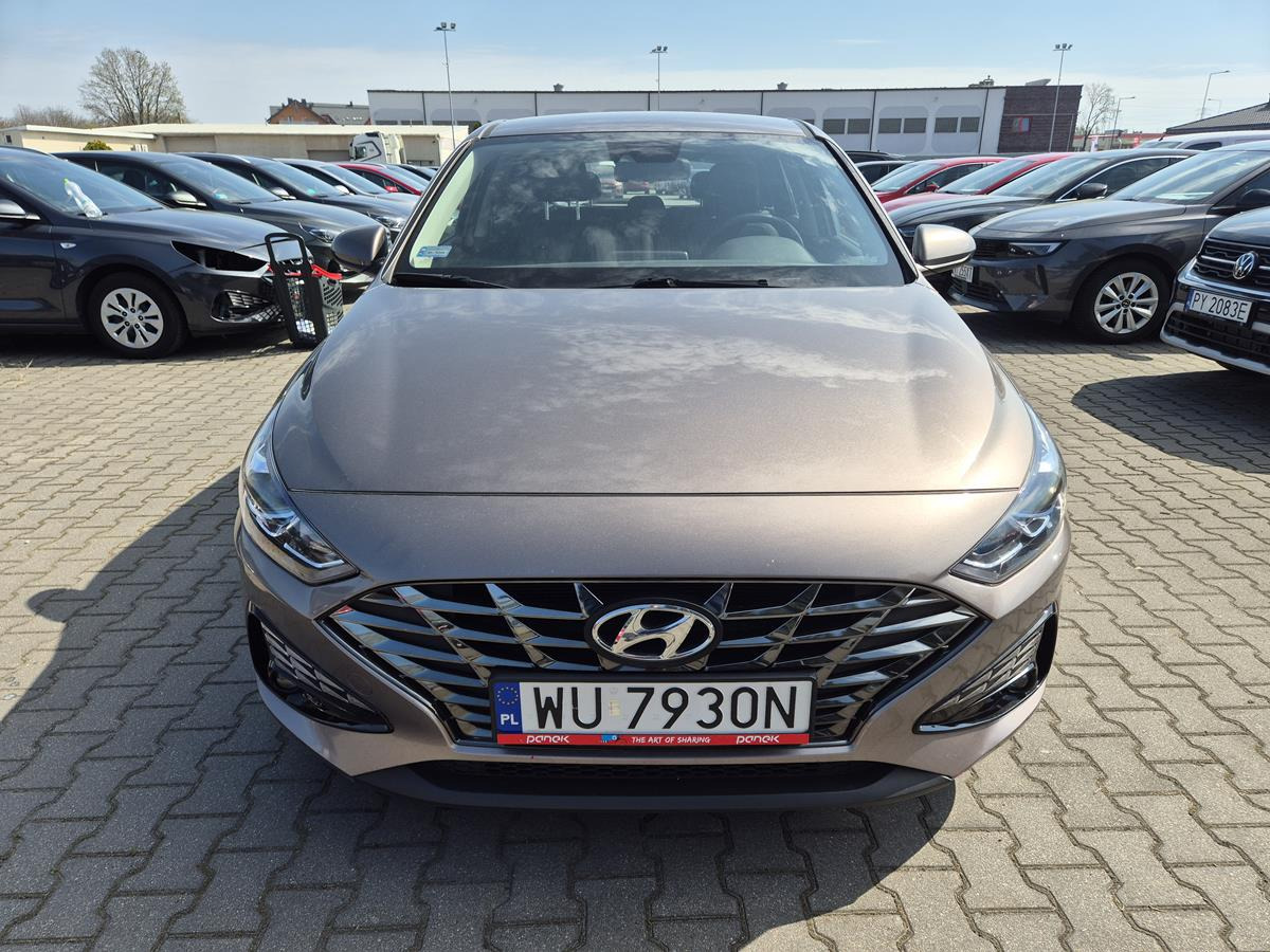 HYUNDAI I30 HATCHBACK - Хечбек: снимка 3 HYUNDAI I30 HATCHBACK - Хечбек: снимка 3