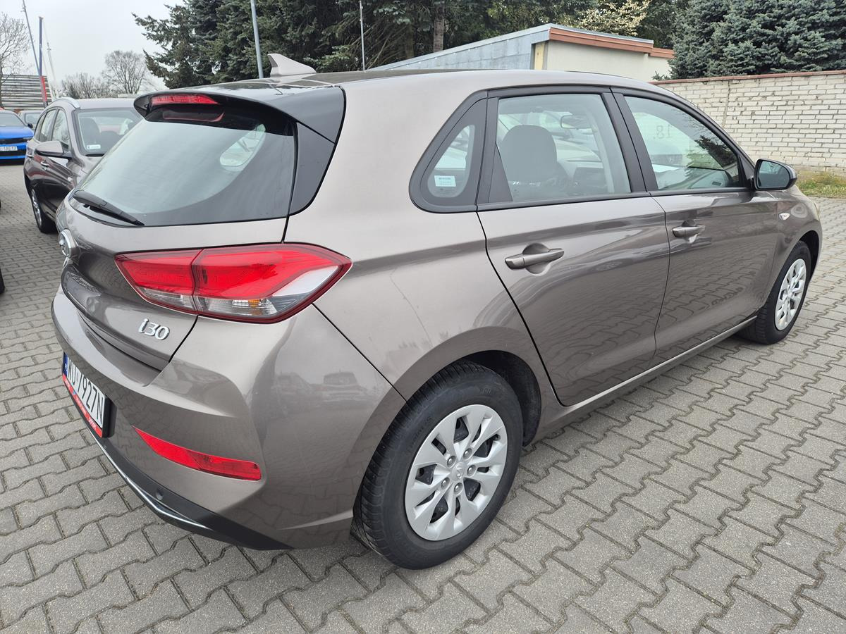 HYUNDAI I30 HATCHBACK - Хечбек: снимка 4 HYUNDAI I30 HATCHBACK - Хечбек: снимка 4