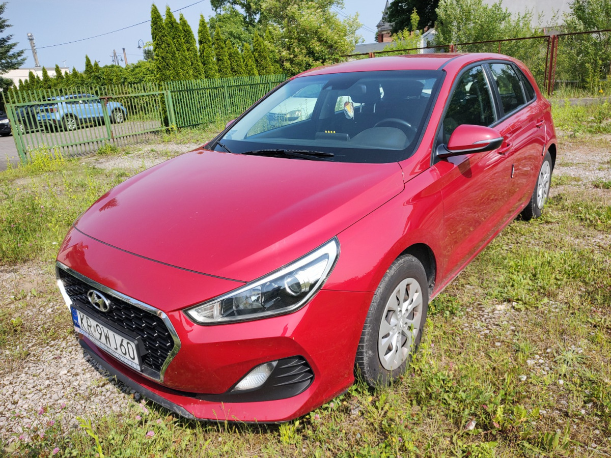 HYUNDAI I30 HATCHBACK - Хечбек: снимка 3 HYUNDAI I30 HATCHBACK - Хечбек: снимка 3