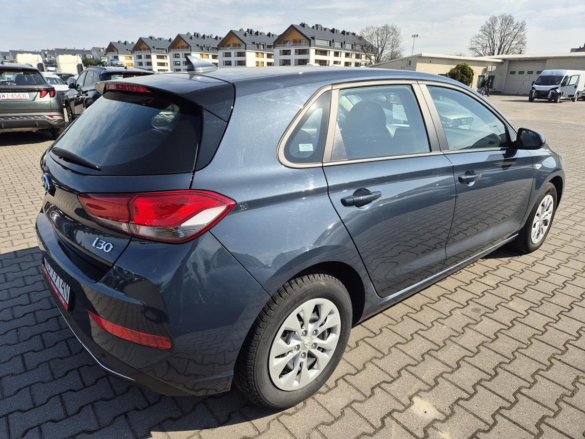 HYUNDAI I30 HATCHBACK - Хечбек: снимка 4 HYUNDAI I30 HATCHBACK - Хечбек: снимка 4
