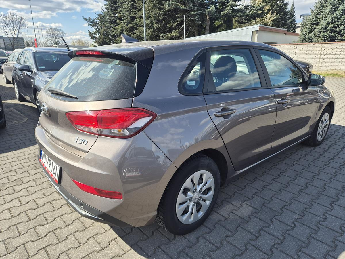 HYUNDAI I30 HATCHBACK - Хечбек: снимка 4 HYUNDAI I30 HATCHBACK - Хечбек: снимка 4