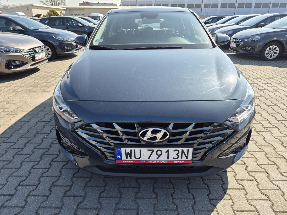 HYUNDAI I30 HATCHBACK - Хечбек: снимка 3 HYUNDAI I30 HATCHBACK - Хечбек: снимка 3