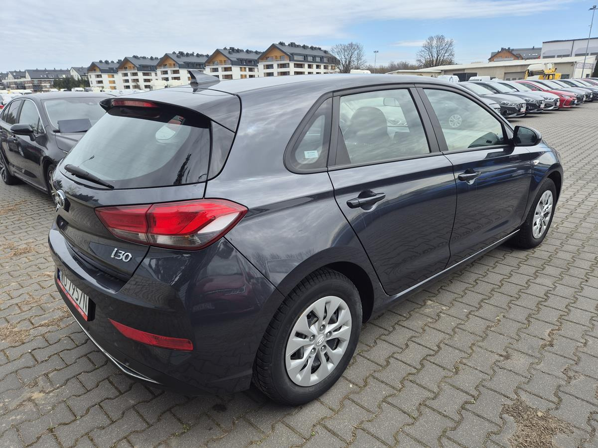 HYUNDAI I30 HATCHBACK - Хечбек: снимка 4 HYUNDAI I30 HATCHBACK - Хечбек: снимка 4