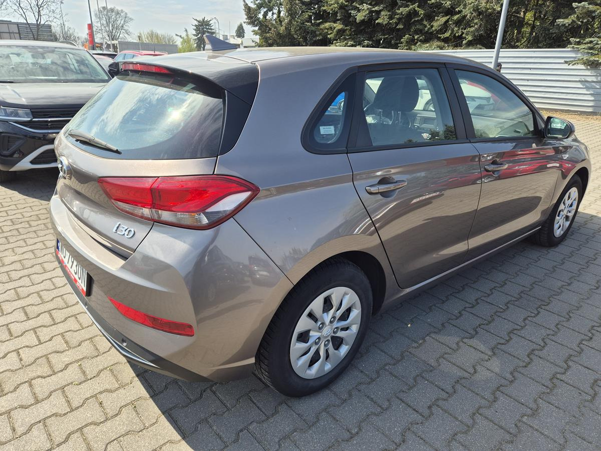 HYUNDAI I30 HATCHBACK - Хечбек: снимка 4 HYUNDAI I30 HATCHBACK - Хечбек: снимка 4