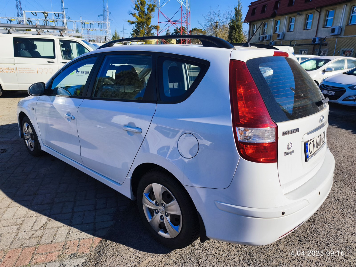 HYUNDAI I30 KOMBI - Лек автомобил: снимка 4 HYUNDAI I30 KOMBI - Лек автомобил: снимка 4