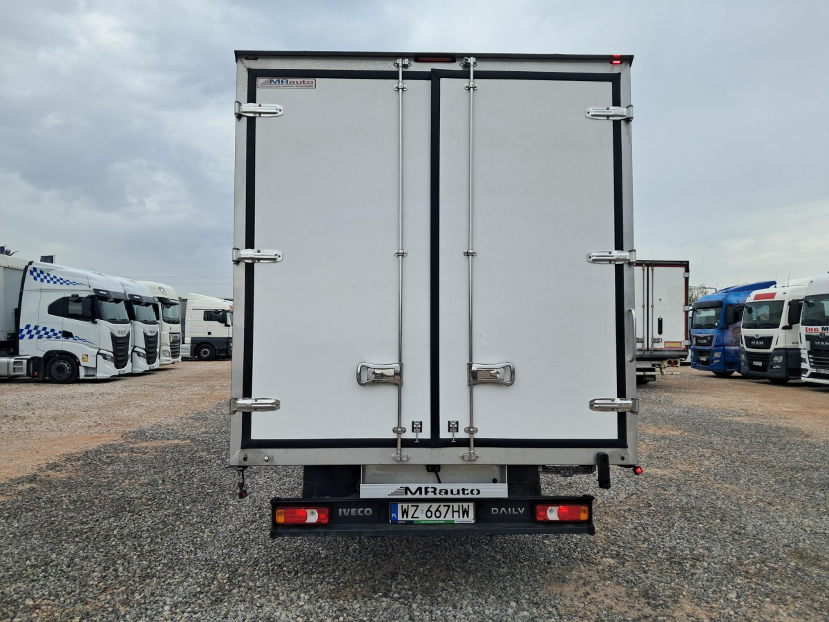 IVECO DAILY IZOTERMICZNY - Хладилен бус: снимка 5 IVECO DAILY IZOTERMICZNY - Хладилен бус: снимка 5