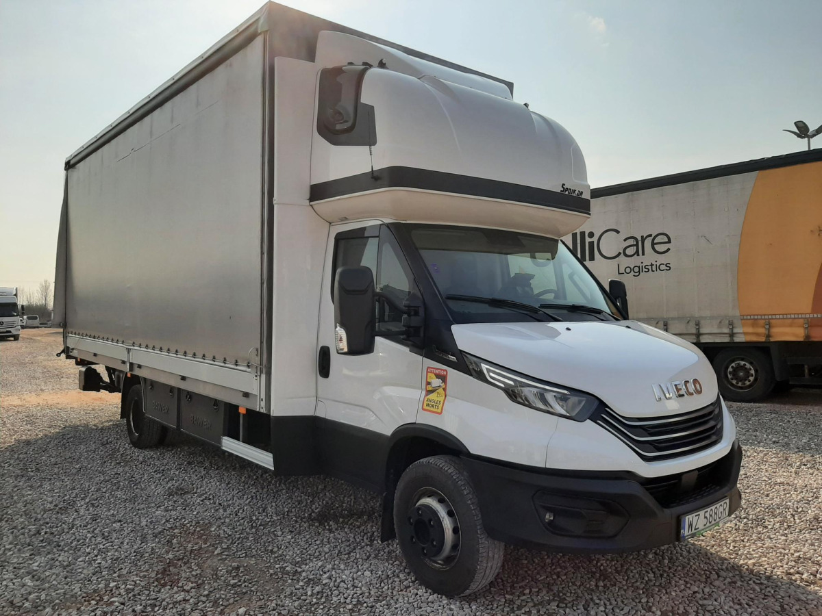 IVECO/JUSAM STANISŁAWJURKOWSKI 70C18/JU06 PLANDEKA Z WINDĄ - Брезентов бус: снимка 1 IVECO/JUSAM STANISŁAWJURKOWSKI 70C18/JU06 PLANDEKA Z WINDĄ - Брезентов бус: снимка 1