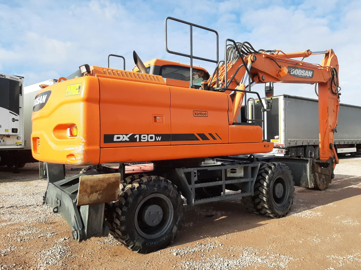 Koparka kołowa Doosan DX190W-3 2014 - 9261 mtg - silnik sprawny - Колесен багер: снимка 5 Koparka kołowa Doosan DX190W-3 2014 - 9261 mtg - silnik sprawny - Колесен багер: снимка 5