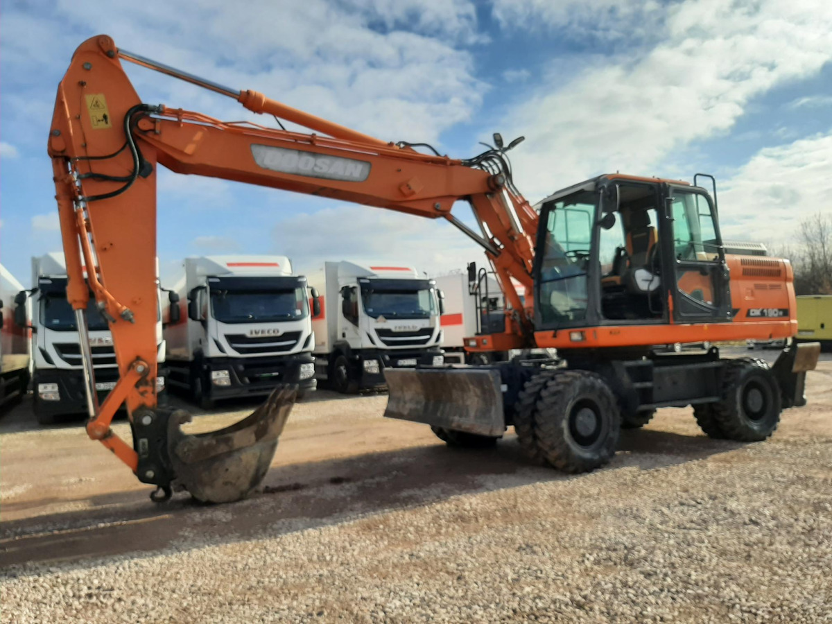 Koparka kołowa Doosan DX190W-3 2014 - 9261 mtg - silnik sprawny - Колесен багер: снимка 2 Koparka kołowa Doosan DX190W-3 2014 - 9261 mtg - silnik sprawny - Колесен багер: снимка 2