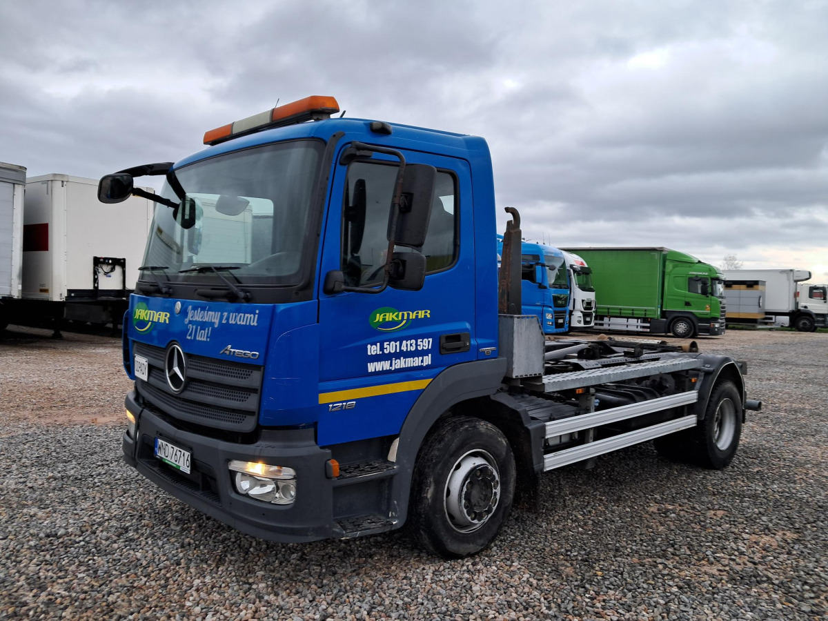 MERCEDES BENZ ATEGO HAKOWIEC - Мултилифт с кука камион: снимка 2 MERCEDES BENZ ATEGO HAKOWIEC - Мултилифт с кука камион: снимка 2