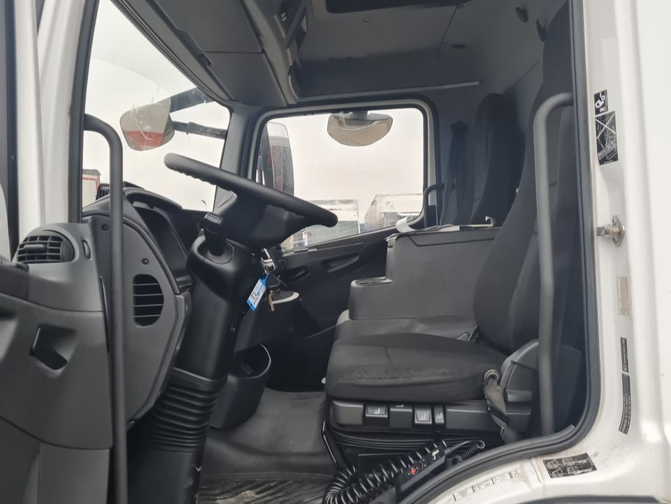 Лекотоварен автомобил фургон MERCEDES BENZ ATEGO KONTENER Z WINDĄ: снимка 18