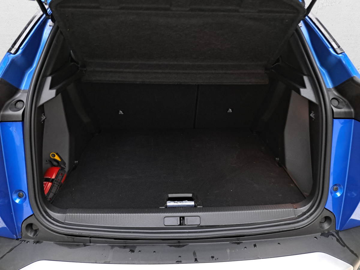 Хечбек PEUGEOT 2008 HATCHBACK: снимка 14