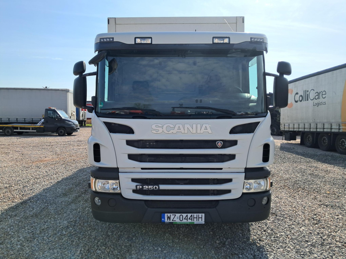 SCANIA P250 IZOTERMICZNY - Изотермичен камион: снимка 2 SCANIA P250 IZOTERMICZNY - Изотермичен камион: снимка 2