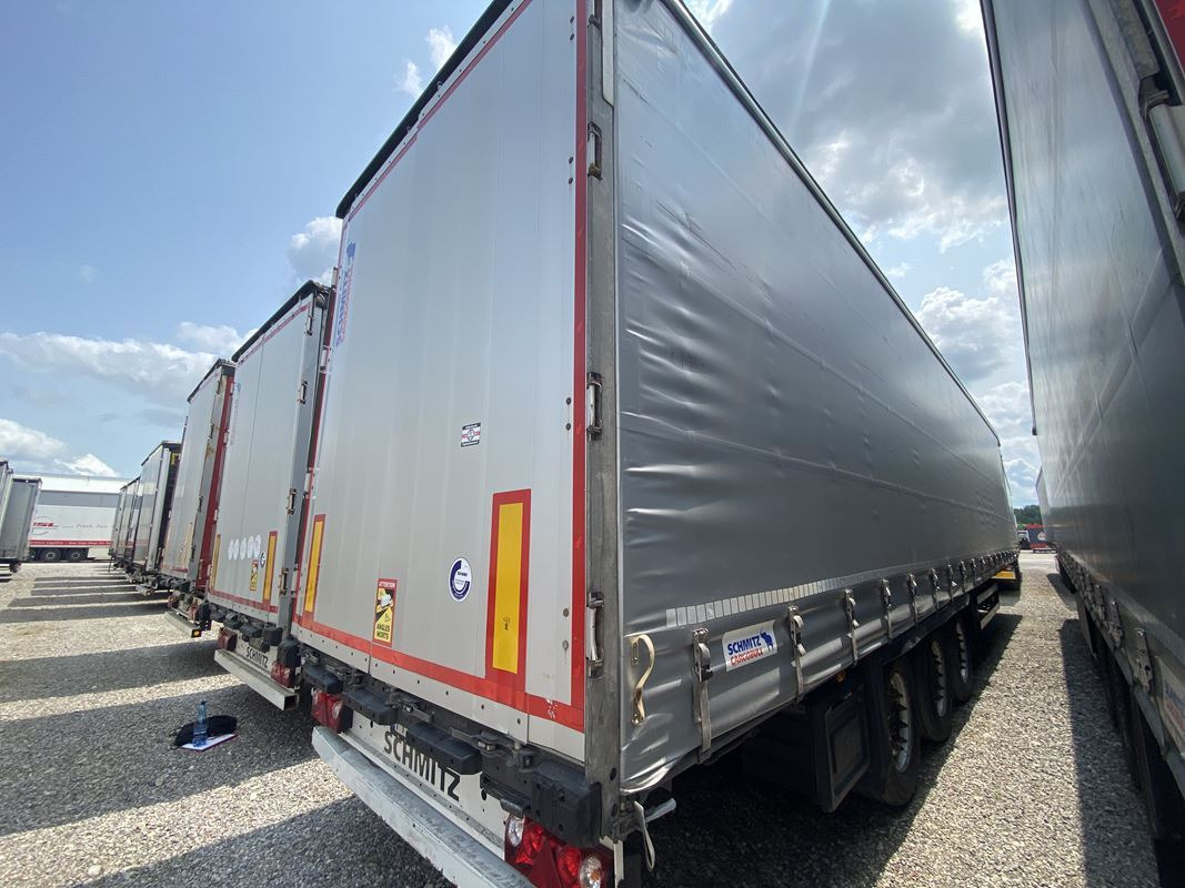 SCHMITZ CARGOBULL SCB S3T FIRANA - Брезентово ремарке: снимка 3 SCHMITZ CARGOBULL SCB S3T FIRANA - Брезентово ремарке: снимка 3