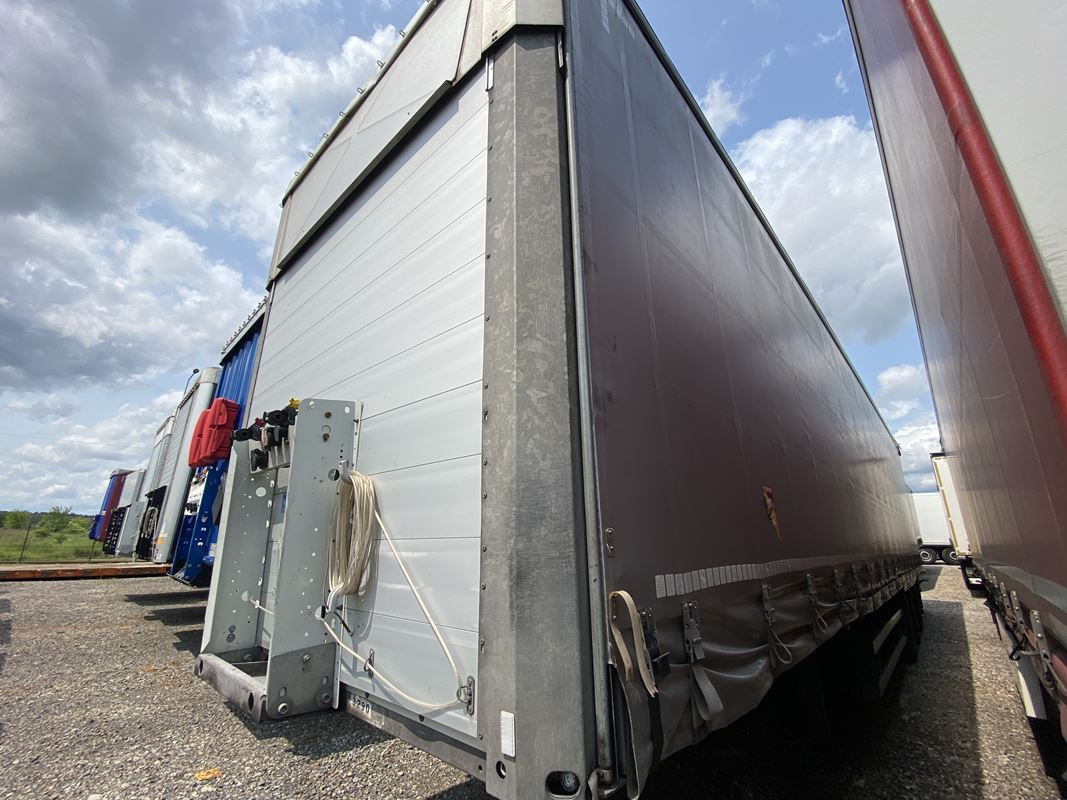 SCHMITZ CARGOBULL SCB S3T FIRANA - Брезентово ремарке: снимка 5 SCHMITZ CARGOBULL SCB S3T FIRANA - Брезентово ремарке: снимка 5