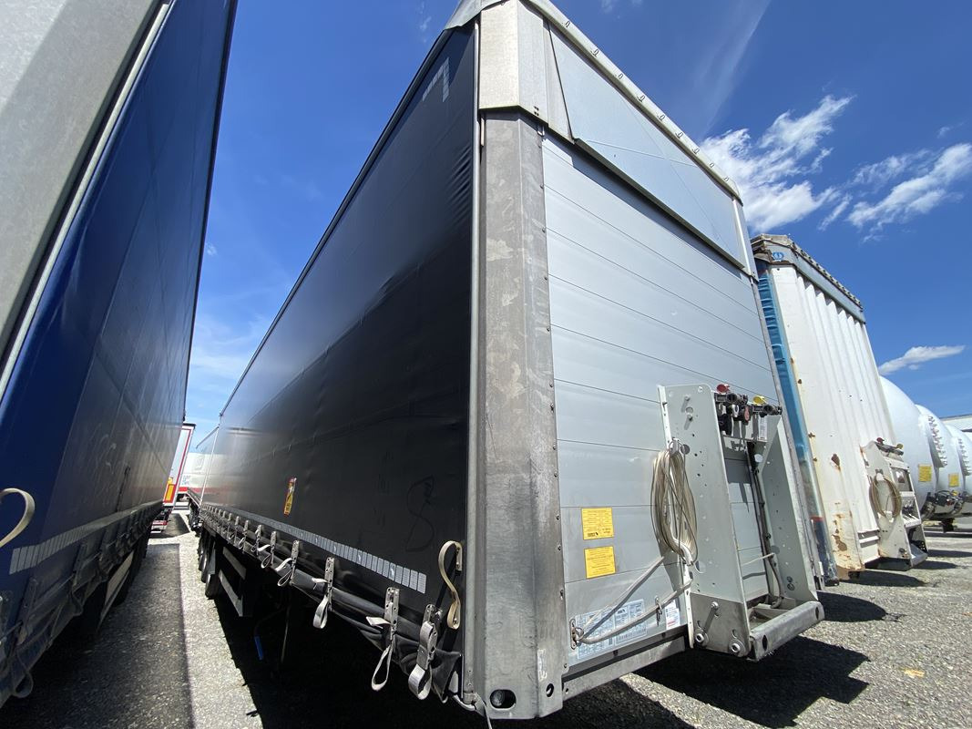 SCHMITZ CARGOBULL SCB S3T FIRANA - Брезентово ремарке: снимка 4 SCHMITZ CARGOBULL SCB S3T FIRANA - Брезентово ремарке: снимка 4