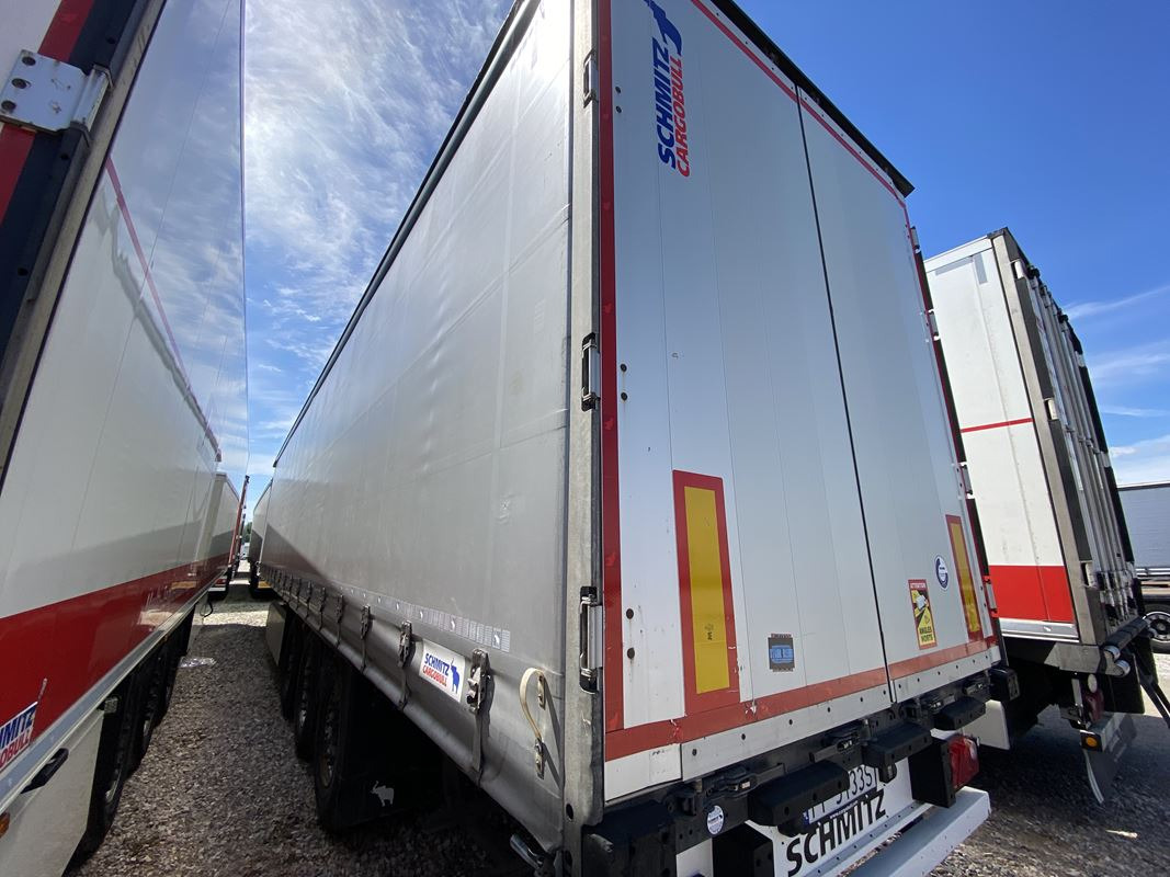 SCHMITZ CARGOBULL SCB S3T FIRANA - Брезентово ремарке: снимка 3 SCHMITZ CARGOBULL SCB S3T FIRANA - Брезентово ремарке: снимка 3