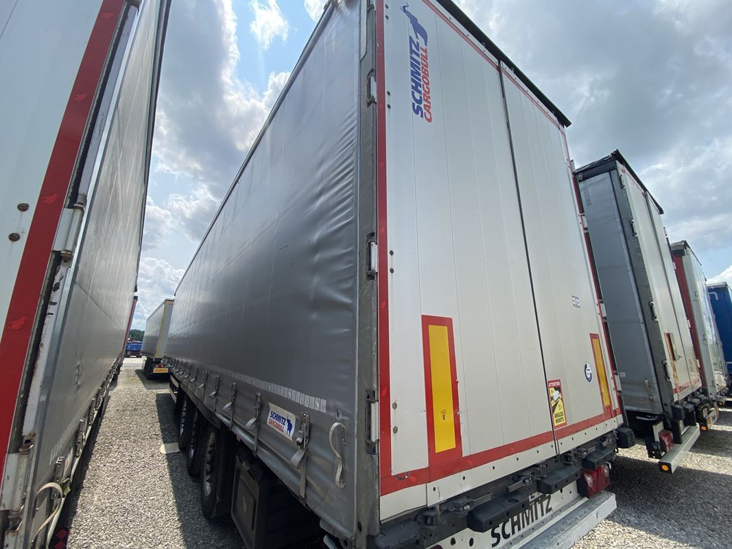 SCHMITZ CARGOBULL SCB S3T FIRANA - Брезентово ремарке: снимка 2 SCHMITZ CARGOBULL SCB S3T FIRANA - Брезентово ремарке: снимка 2
