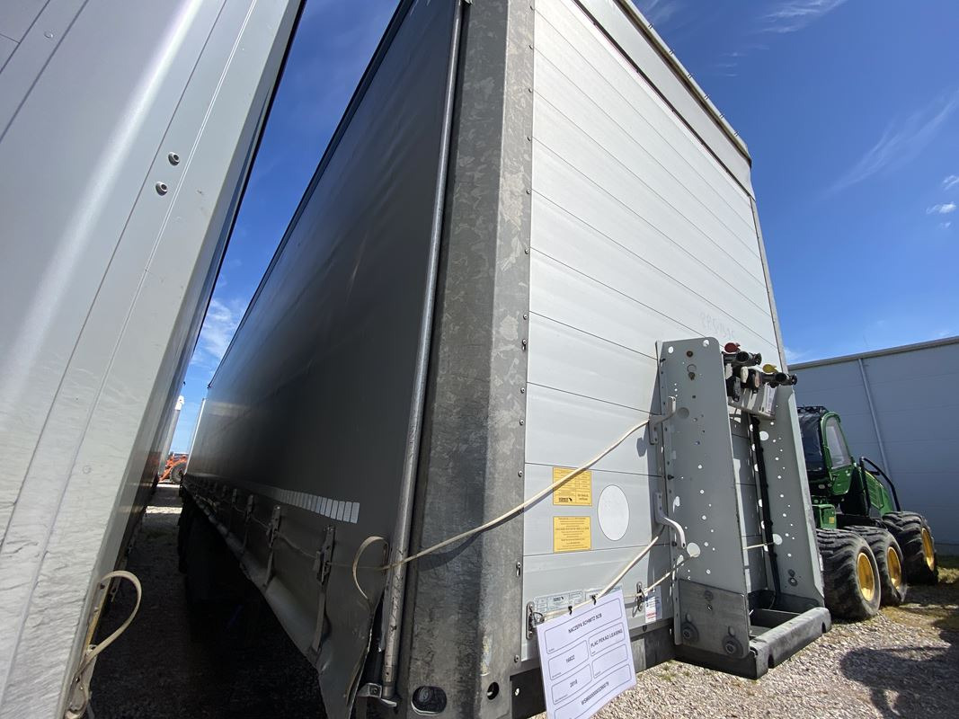 SCHMITZ CARGOBULL SCB S3T FIRANA - Брезентово ремарке: снимка 4 SCHMITZ CARGOBULL SCB S3T FIRANA - Брезентово ремарке: снимка 4