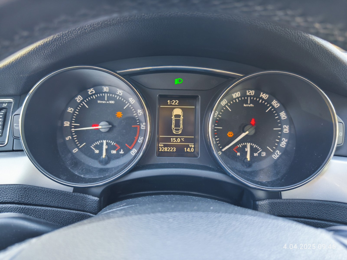 SKODA SUPERB SEDAN - Седан: снимка 5 SKODA SUPERB SEDAN - Седан: снимка 5