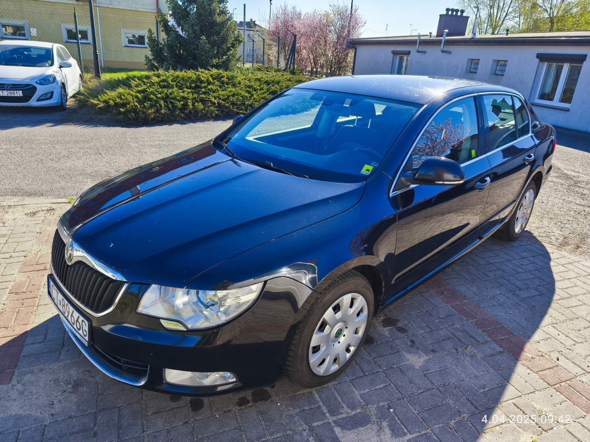 SKODA SUPERB SEDAN - Седан: снимка 2 SKODA SUPERB SEDAN - Седан: снимка 2